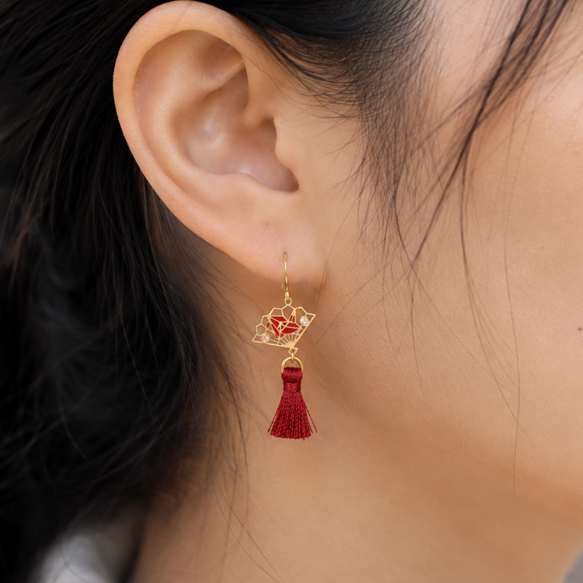 Boucles d’Oreilles Japonaises Sensu et Pompon Rouges