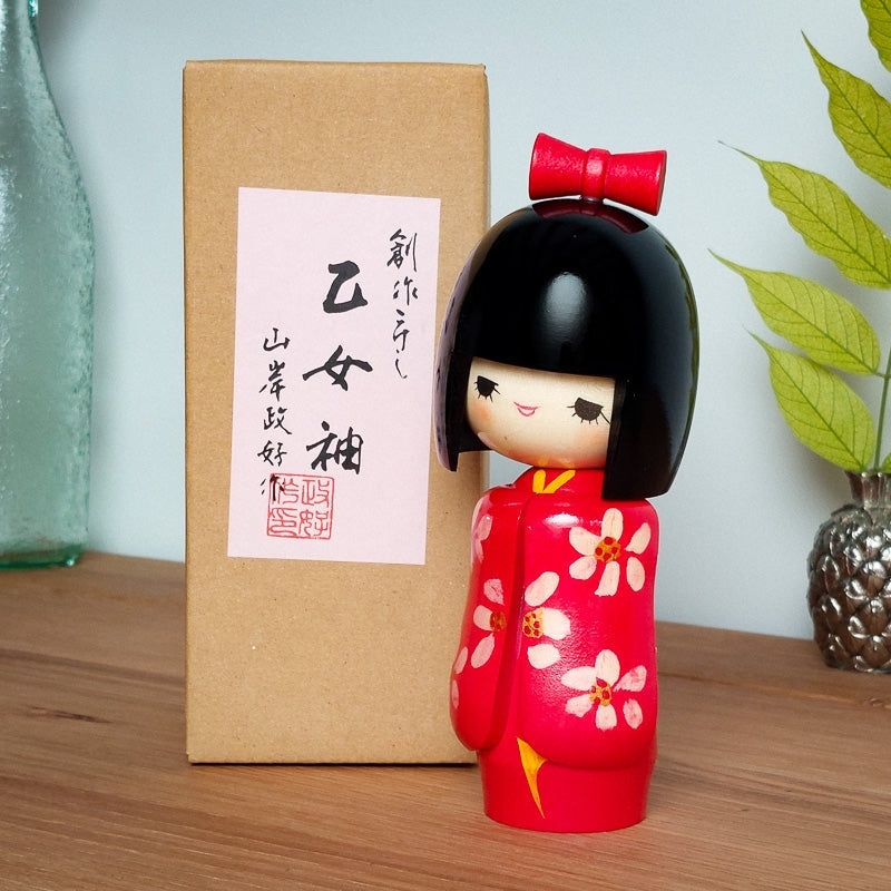 Poupée Kokeshi en Bois