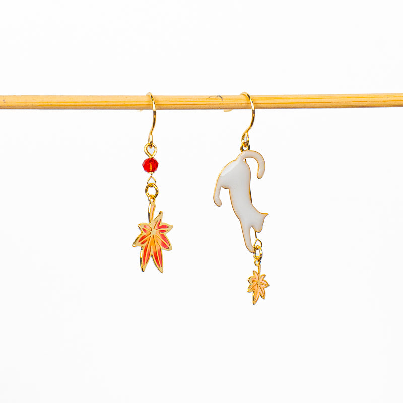 Boucles d’Oreilles Japonaises Chat et Momiji