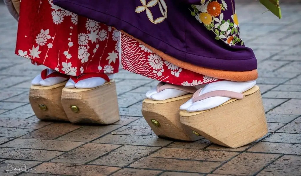 Sandales Japonaises droles de chaussures Univers du Japon