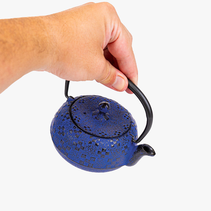 Petite Théière Japonaise en Fonte Tetsubin Indigo