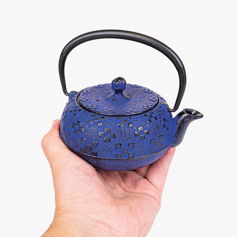 Petite Théière Japonaise en Fonte Tetsubin Indigo
