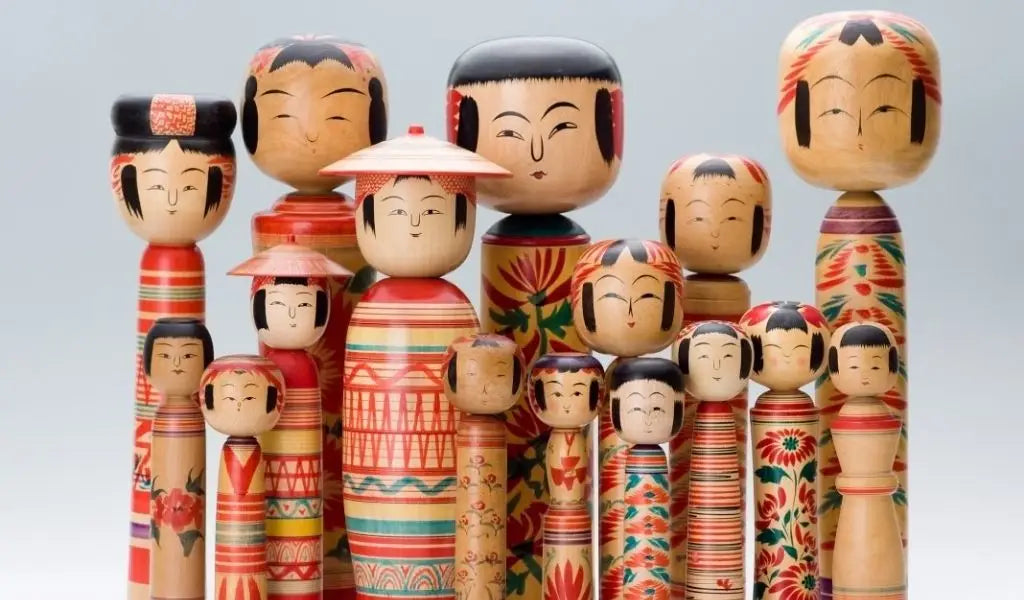 poupées japonaises traditionnelles kokeshi