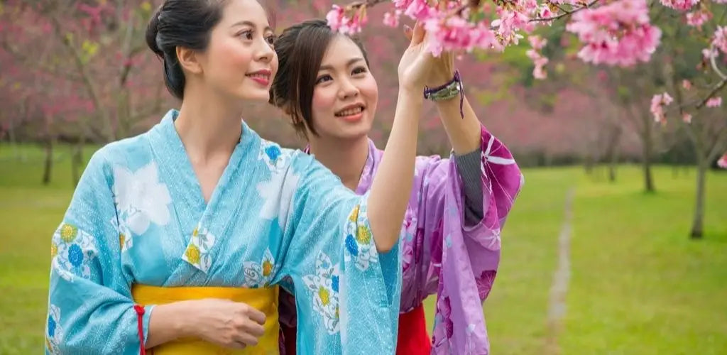 jeunes femmes en yukata